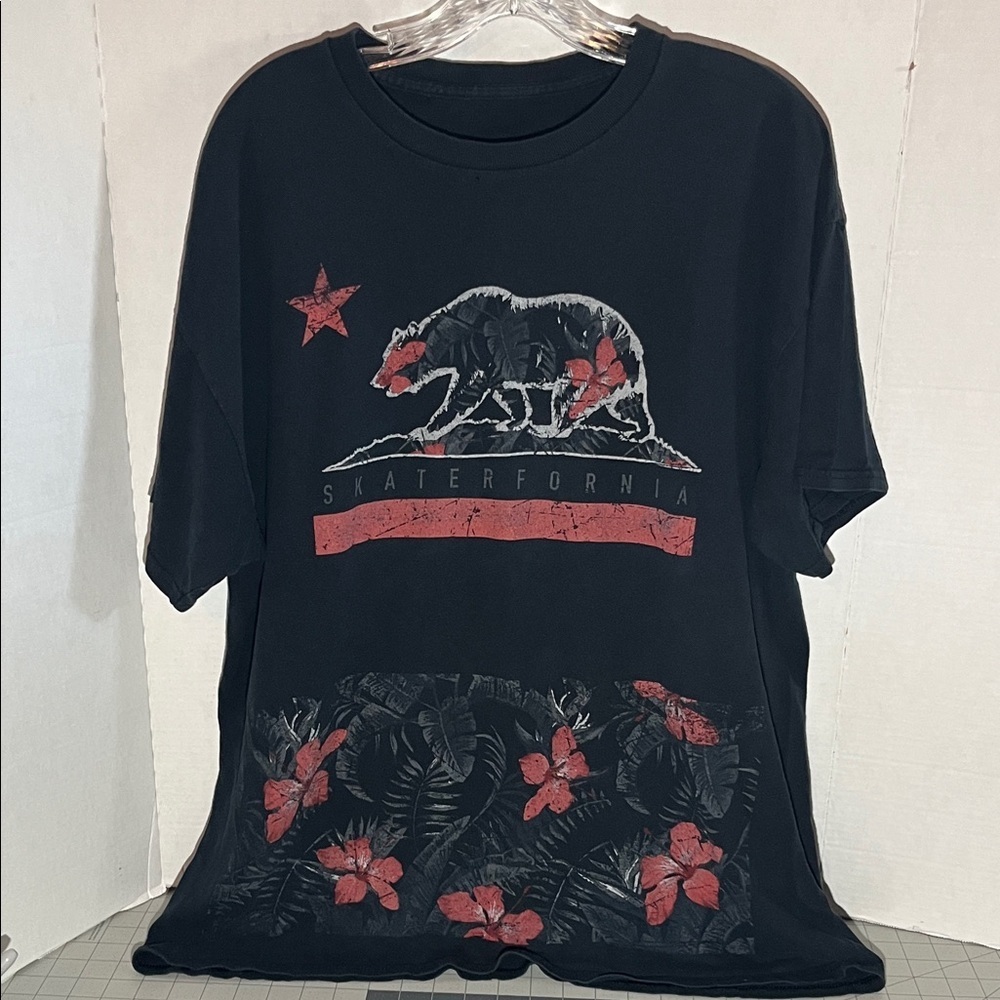 Skaterfornia Black and Red Graphic T-Shirt